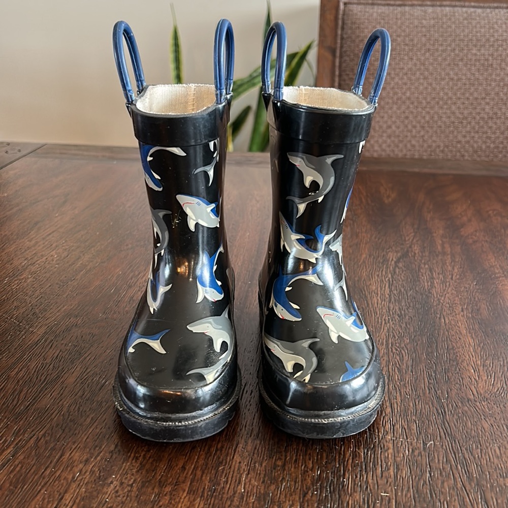 Western Chief Shark Rain Boots - Picture 4 of 8